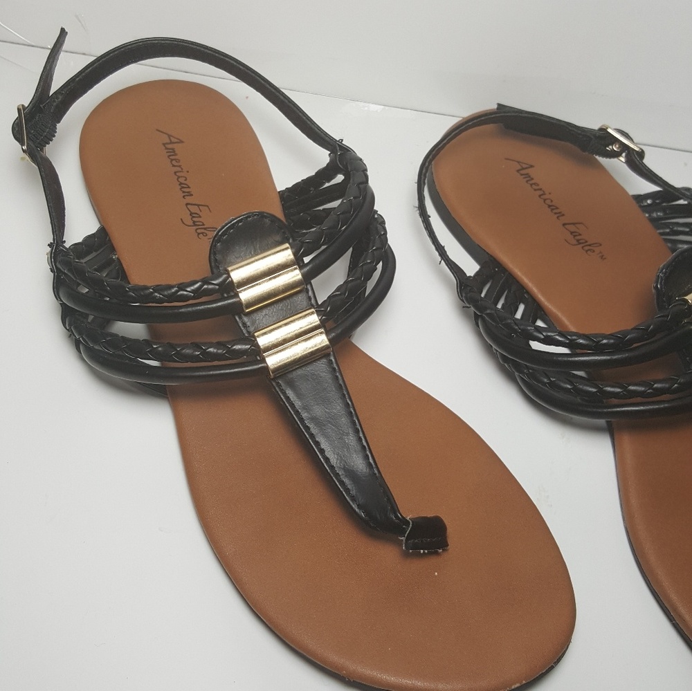 ⚠️American Eagle Flip Flop with metal design
